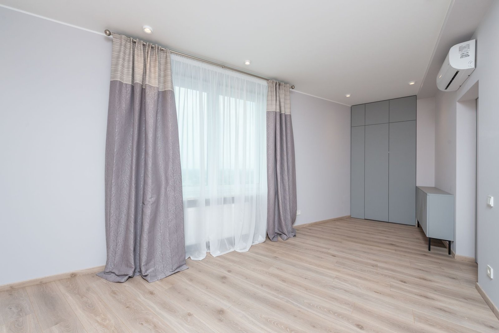 Dehumidifier in an air-conditioned room